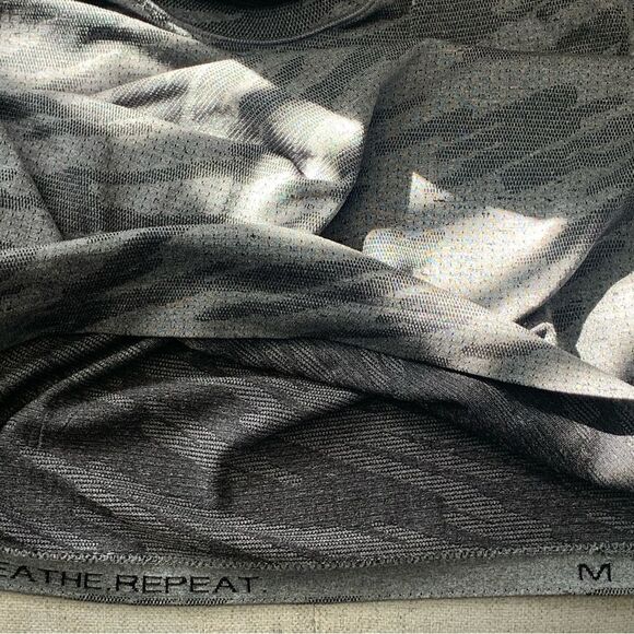 Gray lululemon Camouflage Men's T-Shirt - Picture 6 of 6